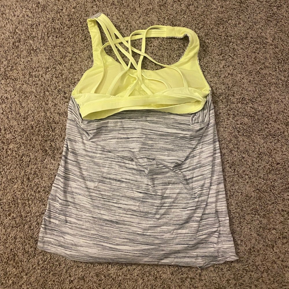 Lululemon Women’s workout tank - Picture 2 of 3